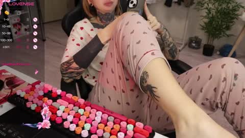 Alis online show from 12/17/25, 07:47