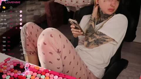 Alis online show from 04/23/26, 02:41