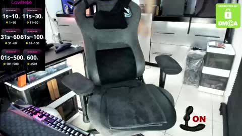 Snapshot of _vix__ chatting on 10/18/25, 10:54 Vix online show from 10/18/25, 10:54