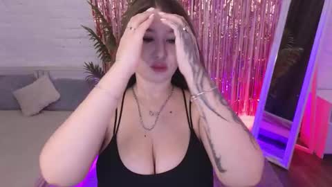 Snapshot of _wendy_evans_ chatting on 01/12/25, 05:13 Wendy online show from 01/12/25, 05:13