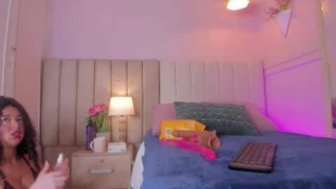 _wendy_x online show from 09/19/25, 11:33