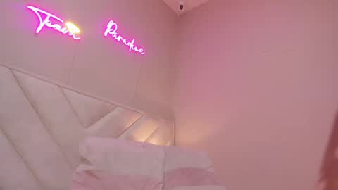 _wendy_x online show from 11/19/25, 11:32