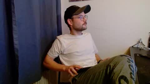 _whoisthatguy_ online show from 10/20/25, 05:13