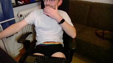 _whoisthatguy_ online show from 11/04/25, 06:18