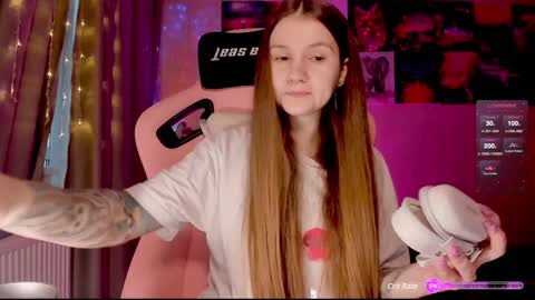 Snapshot of _witch__ chatting on 12/27/24, 08:24 Enni online show from 12/27/24, 08:24