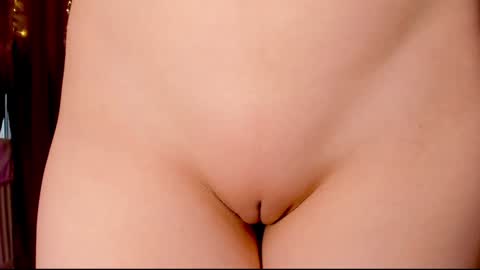 Snapshot of _witch__ chatting on 01/05/25, 01:26 Enni online show from 01/05/25, 01:26