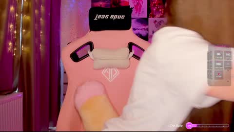 Snapshot of _witch__ chatting on 01/14/25, 08:31 Enni online show from 01/14/25, 08:31