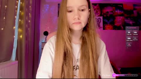 Snapshot of _witch__ chatting on 01/15/25, 08:20 Enni online show from 01/15/25, 08:20