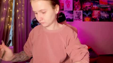 Snapshot of _witch__ chatting on 02/02/25, 08:57 Enni online show from 02/02/25, 08:57