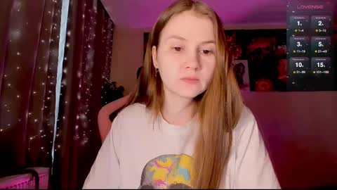 Snapshot of _witch__ chatting on 02/15/25, 07:27 Enni online show from 02/15/25, 07:27