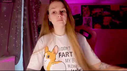 Snapshot of _witch__ chatting on 02/19/25, 07:50 Enni online show from 02/19/25, 07:50