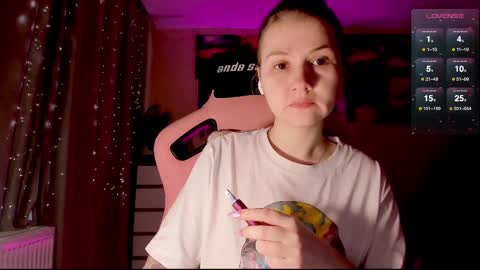 Snapshot of _witch__ chatting on 02/27/25, 07:55 Enni online show from 02/27/25, 07:55