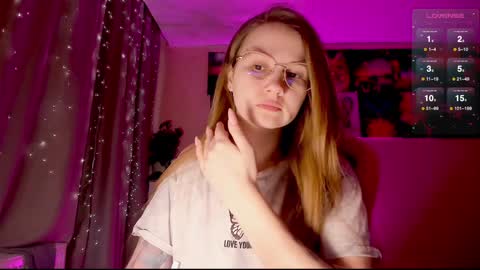 Snapshot of _witch__ chatting on 03/04/25, 07:19 Enni online show from 03/04/25, 07:19