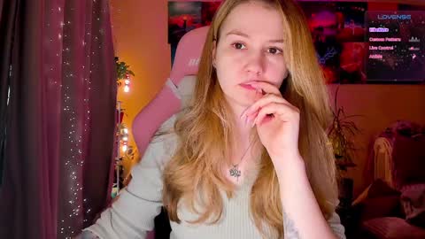 Snapshot of _witch__ chatting on 09/19/25, 06:59 Enni online show from 09/19/25, 06:59