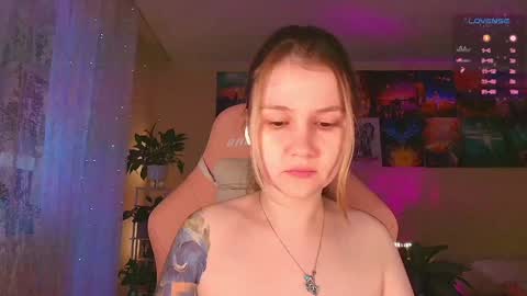 Snapshot of _witch__ chatting on 11/06/25, 07:31 Enni online show from 11/06/25, 07:31