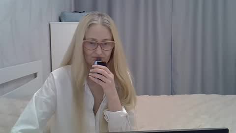 Snapshot of _xsharonx_ chatting on 01/14/25, 12:56 _xsharonx_ online show from 01/14/25, 12:56