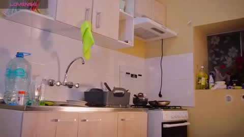 Macca and Ana online show from 12/30/24, 05:26