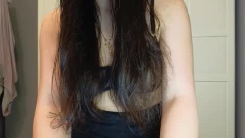 Niki online show from 11/10/25, 07:02