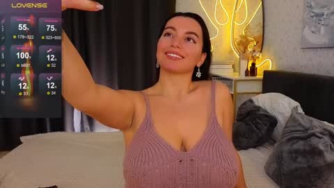 Jasmine online show from 01/12/25, 08:14