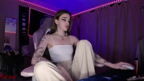 Roxy online show from 04/19/26, 08:57