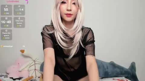 Snapshot of _yuriko chatting on 05/21/26, 10:17 Mia online show from 05/21/26, 10:17