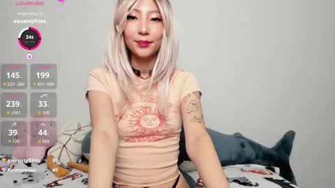 Snapshot of _yuriko chatting on 05/27/26, 09:45 Mia online show from 05/27/26, 09:45