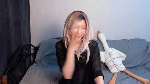 Snapshot of _yuriko chatting on 07/18/26, 09:07 Mia online show from 07/18/26, 09:07
