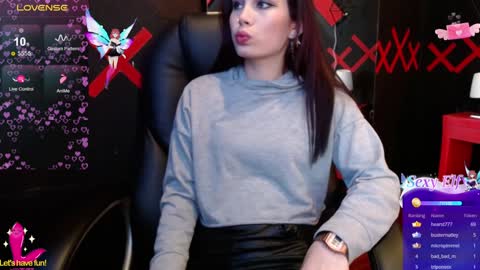 Yuyi online show from 01/22/25, 05:17