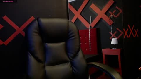 Yuyi online show from 02/01/25, 11:21