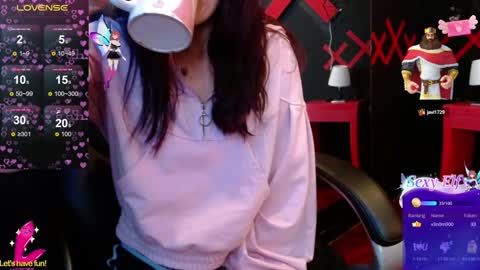 Yuyi online show from 02/01/25, 02:24