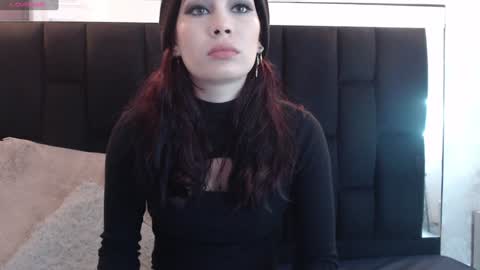 Yuyi online show from 02/02/25, 11:19