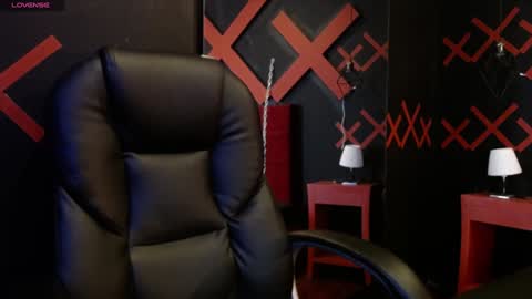 Yuyi online show from 02/07/25, 11:12