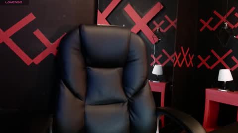 Yuyi online show from 02/11/25, 11:10