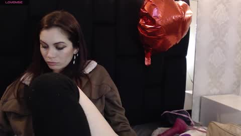 Yuyi online show from 02/16/25, 02:21