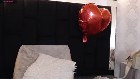 Yuyi online show from 02/16/25, 05:26