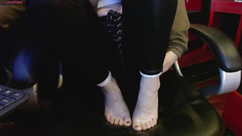 Yuyi online show from 03/08/25, 11:16