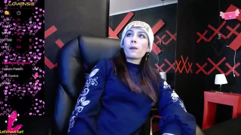 Yuyi online show from 03/12/25, 11:09
