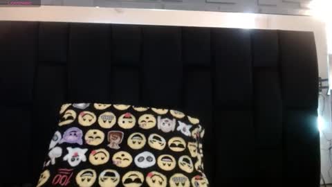 Yuyi online show from 09/09/25, 12:26