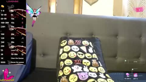 Yuyi online show from 09/15/25, 01:05