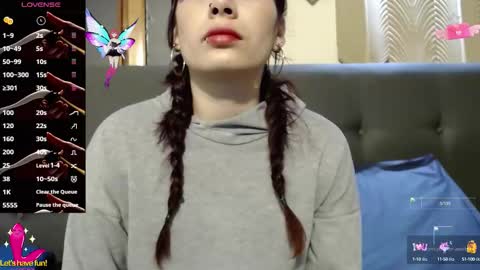 Yuyi online show from 10/02/25, 12:23