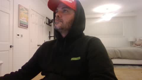 Snapshot of _zeus____ chatting on 01/12/25, 01:11 Zeus online show from 01/12/25, 01:11