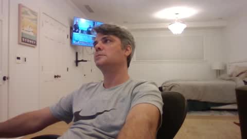 Snapshot of _zeus____ chatting on 01/14/25, 02:50 Zeus online show from 01/14/25, 02:50