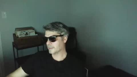 Snapshot of _zeus____ chatting on 12/16/25, 12:59 Zeus online show from 12/16/25, 12:59