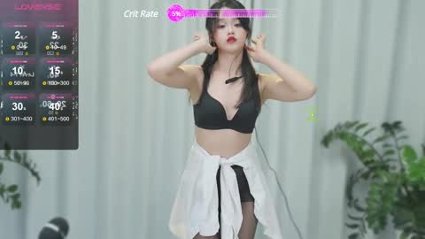 _zizi_ online show from 02/12/25, 09:11