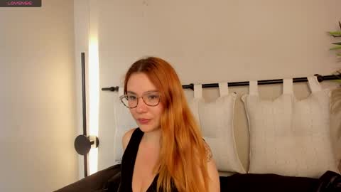 Snapshot of _zoe_3 chatting on 06/01/26, 01:24 Zoe online show from 06/01/26, 01:24