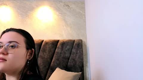 zoe online show from 02/25/26, 12:04