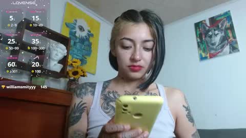 Snapshot of _zoebakers chatting on 02/11/25, 12:58 Zoe online show from 02/11/25, 12:58