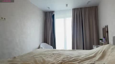        online show from 09/27/25, 09:03