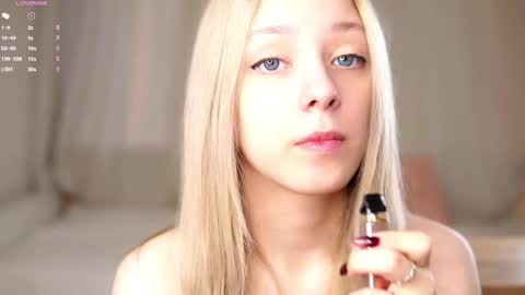 Snapshot of a__mother_of_dragons chatting on 02/25/26, 01:37 Luna online show from 02/25/26, 01:37