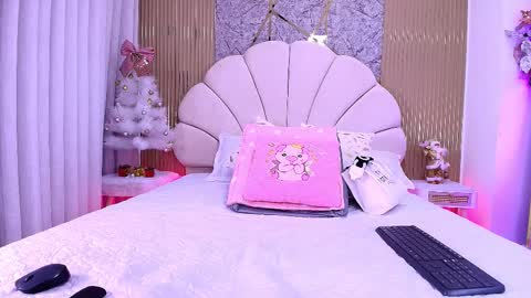 Aisha online show from 11/21/25, 12:04